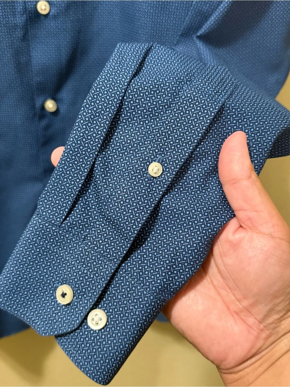 Men’s Small Banana Republic Blue Non-Iron Camden Fit Long Sleeve Button Up Shirt